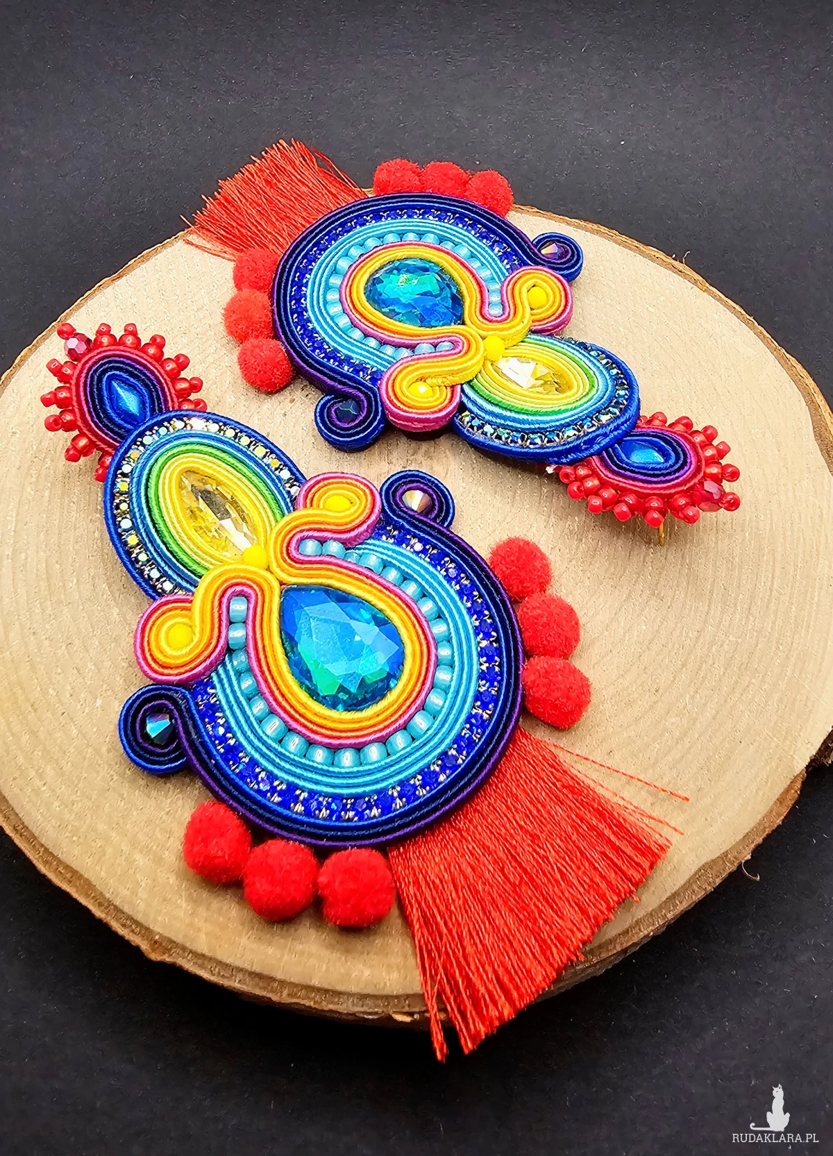 Tęczowe kolczyki sutasz z chwostami